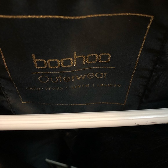 Boohoo NWT black faux fur vest - Picture 3 of 3